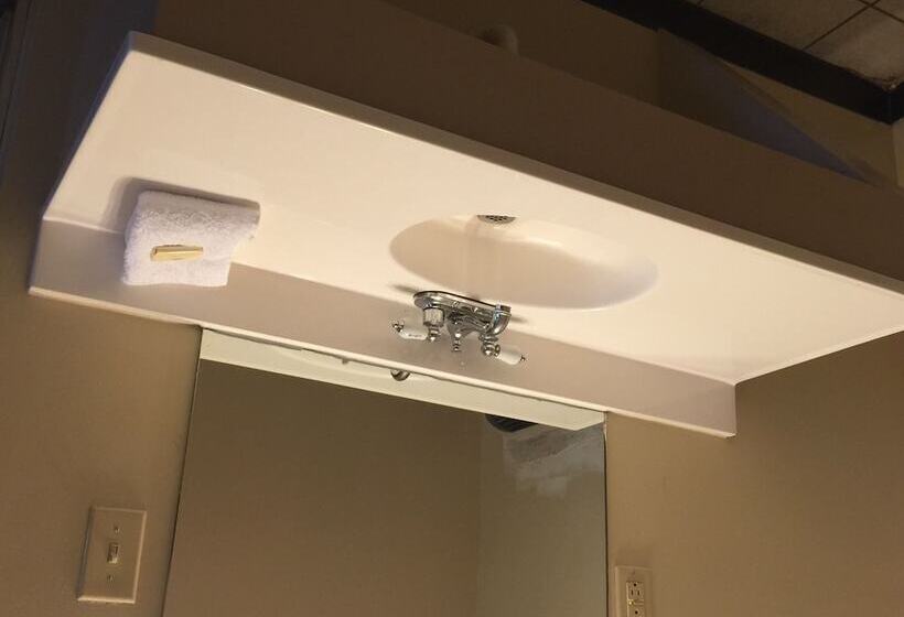 فندق على الطريق Ashland Inn