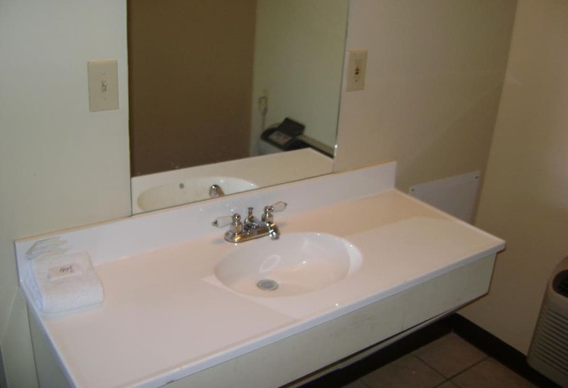 فندق على الطريق Ashland Inn