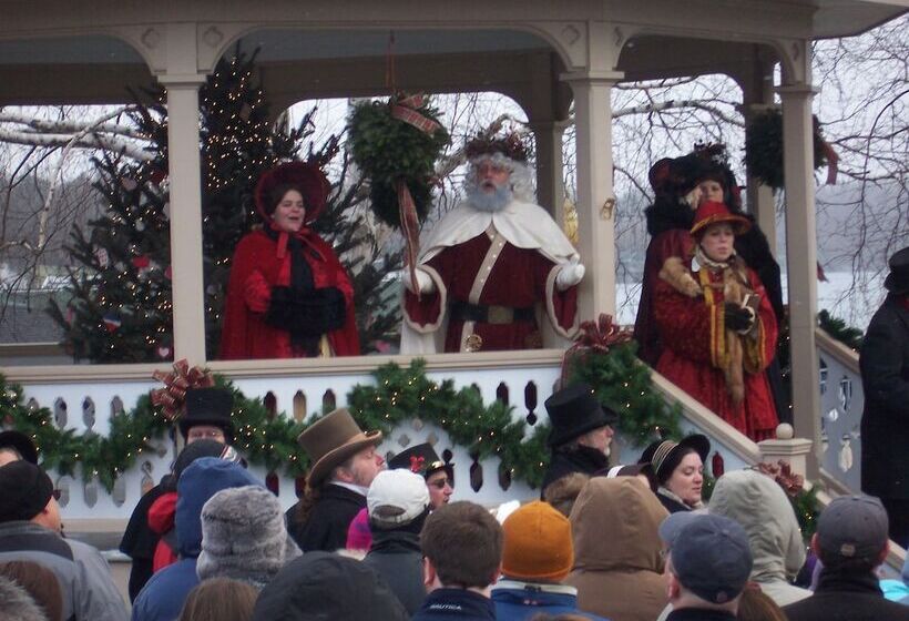 모텔 Skaneateles Inn On 20