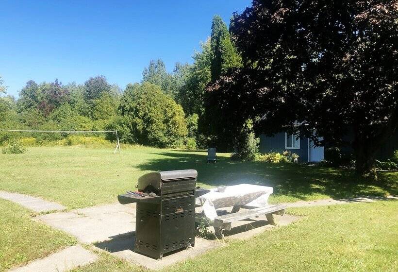 모텔 Skaneateles Inn On 20