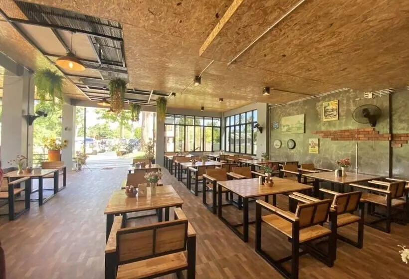 Riverside Hill Resort & Restaurant