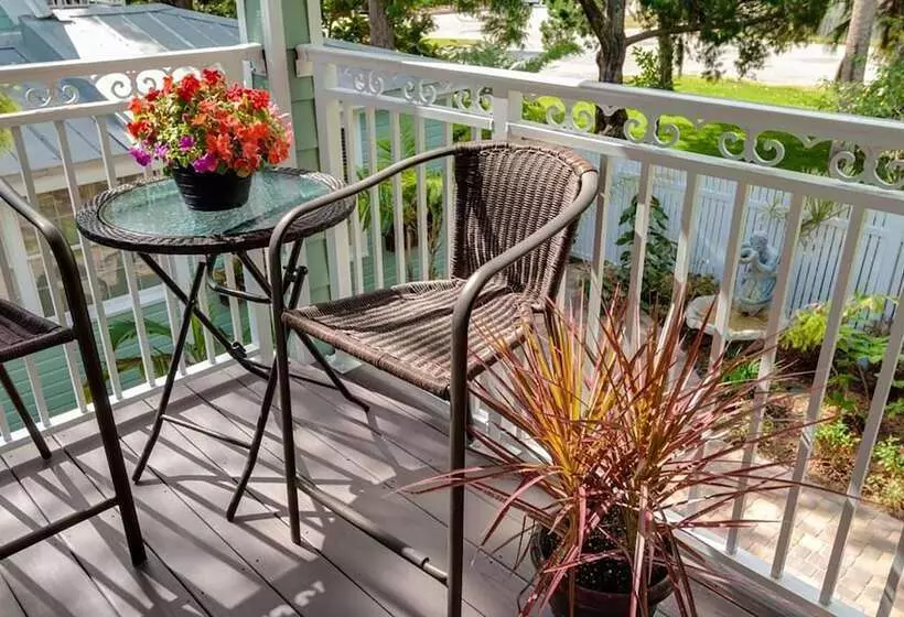 Seaglass Inn Bed And Breakfast