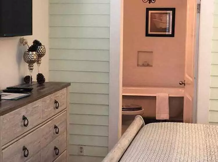 Seaglass Inn Bed And Breakfast