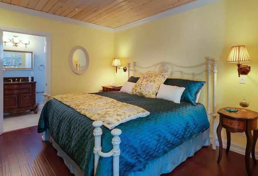 Seaglass Inn Bed And Breakfast