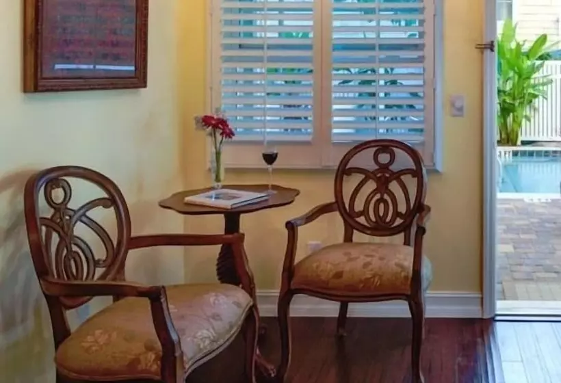 Seaglass Inn Bed And Breakfast