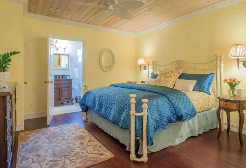 Seaglass Inn Bed And Breakfast