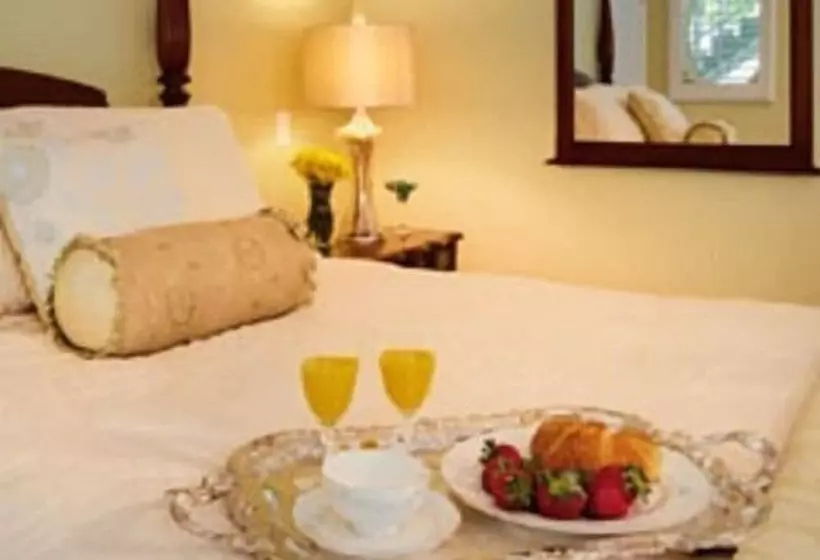 Seaglass Inn Bed And Breakfast