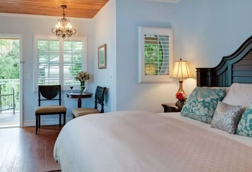 Seaglass Inn Bed And Breakfast