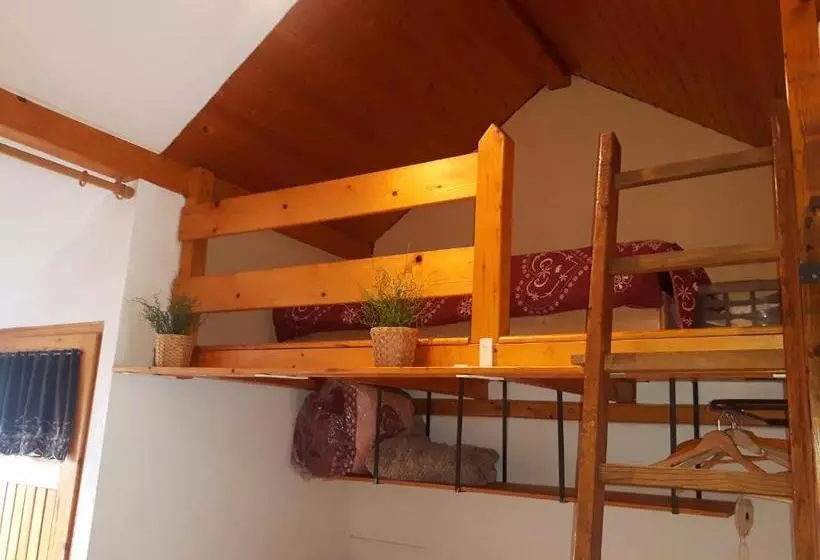 تختخواب و صبحانه Chambre D'hôtes Kiki & Coco