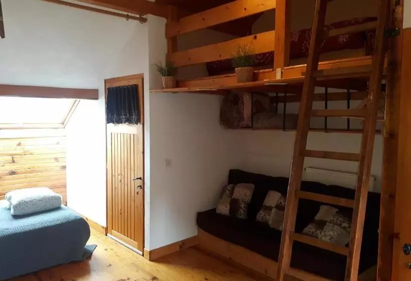 تختخواب و صبحانه Chambre D'hôtes Kiki & Coco