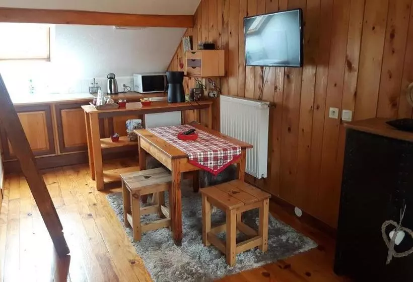 تختخواب و صبحانه Chambre D'hôtes Kiki & Coco