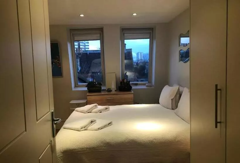 ベッドアンドブレックファースト Georgiana S Guesthouse