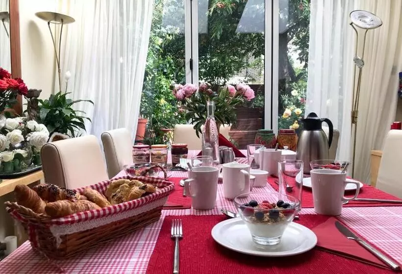 ベッドアンドブレックファースト Georgiana S Guesthouse