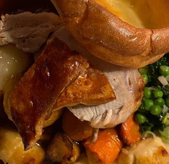 פונדק The Dukes