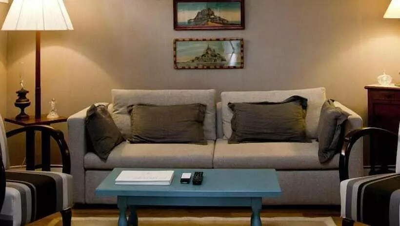 Hotelli Hôtel Des Pins