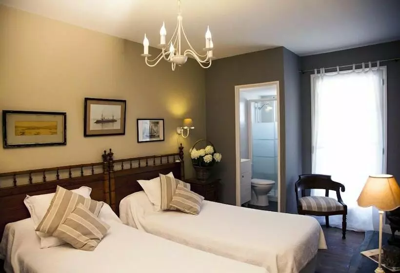 Hotelli Hôtel Des Pins