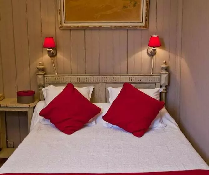 Hotelli Hôtel Des Pins