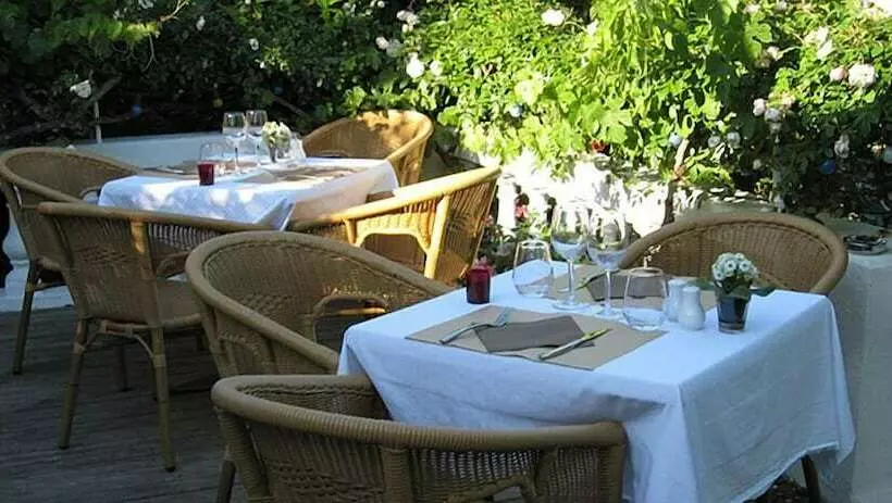 Hotelli Hôtel Des Pins