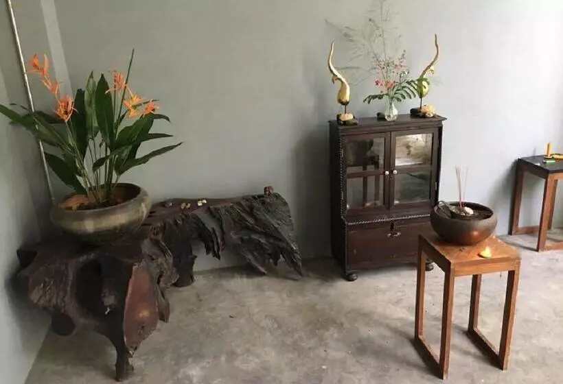 Hotelli Middle Path Retreat