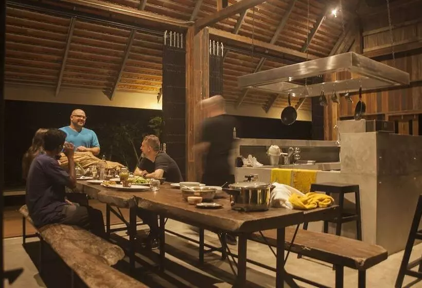 Hotelli Middle Path Retreat