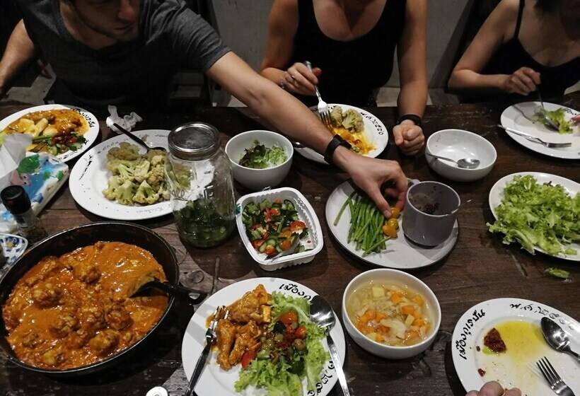 هتل Middle Path Retreat