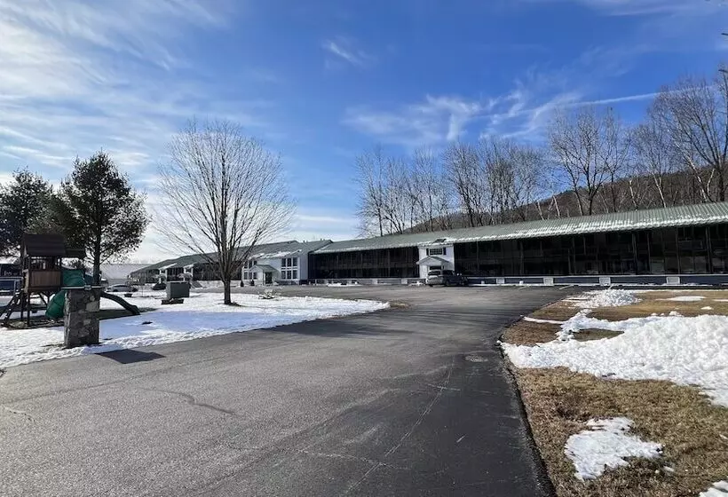 ホテル Travelodge By Wyndham Lincoln Near White Mountain