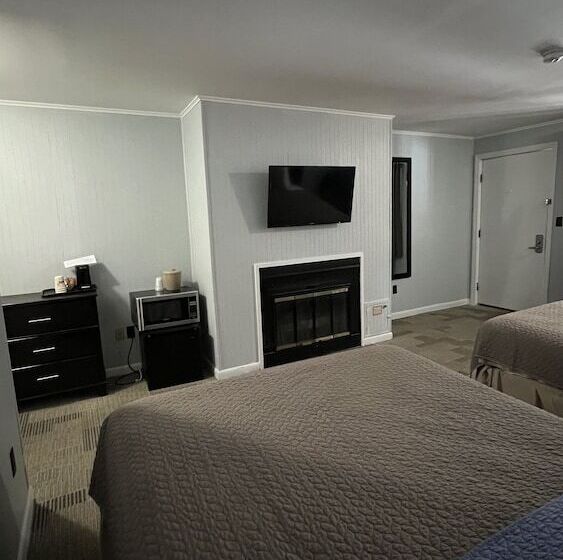 בית מלון כפרי Travelodge By Wyndham Lincoln Near White Mountain