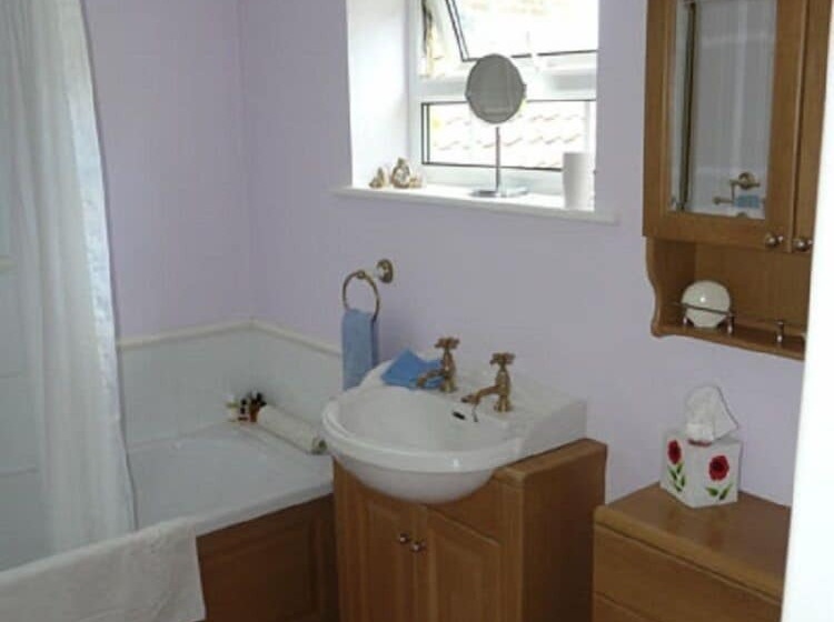 Pine Lodge Bed & Breakfast