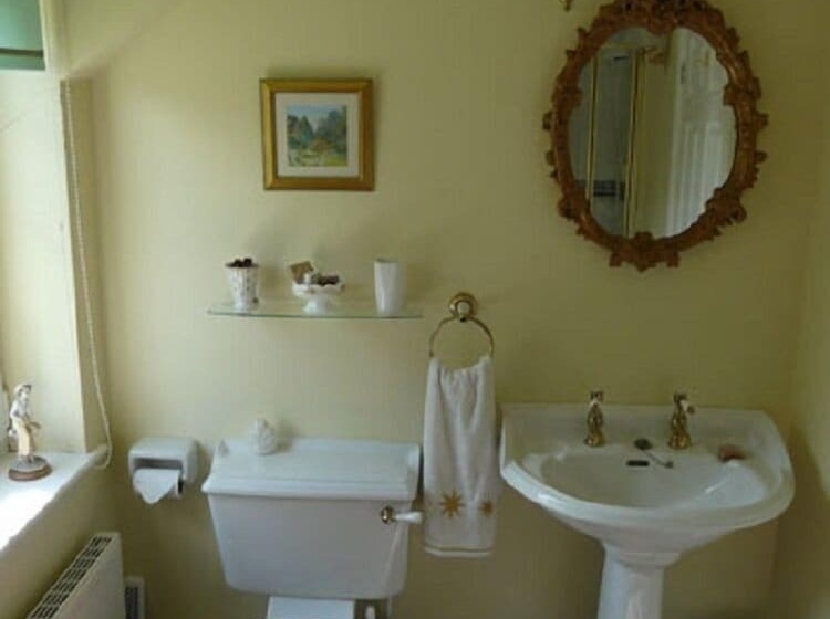 Pine Lodge Bed & Breakfast