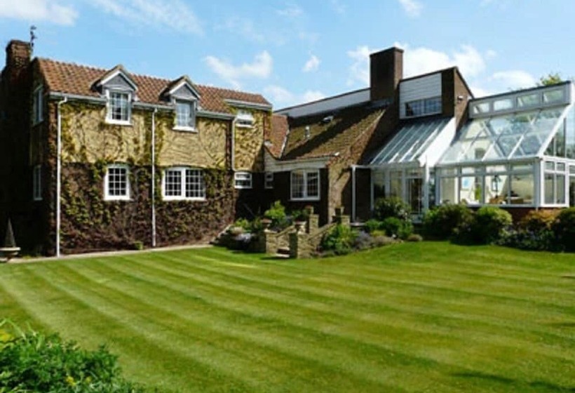 Pine Lodge Bed & Breakfast