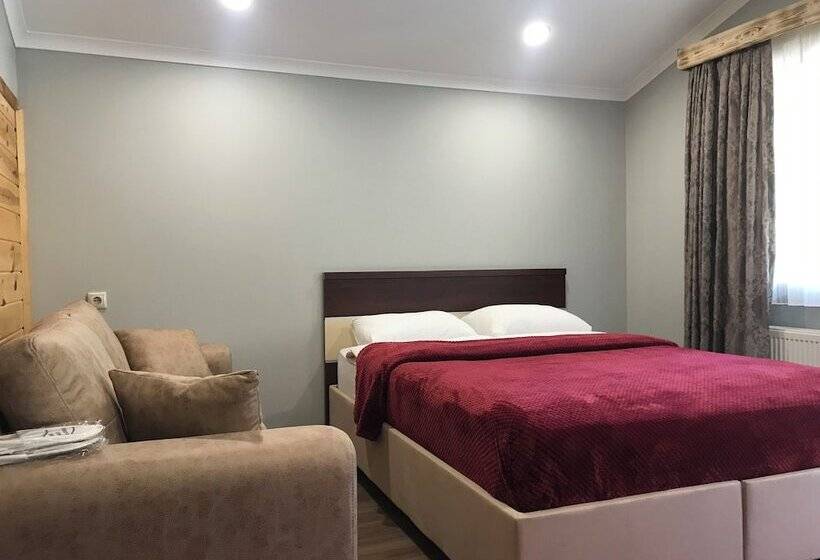 Yedigoller Hotel & Restaurant