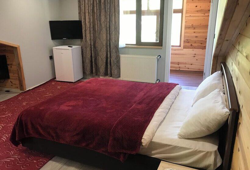 Yedigoller Hotel & Restaurant