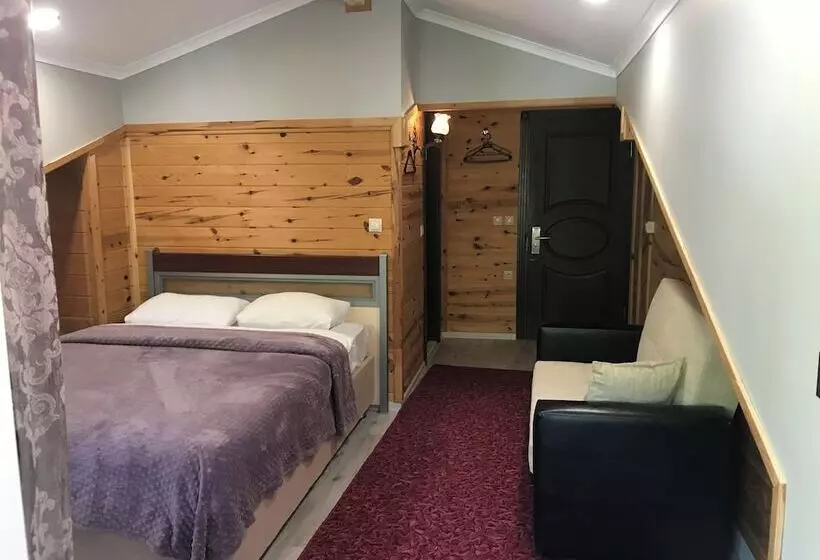 Yedigoller Hotel & Restaurant