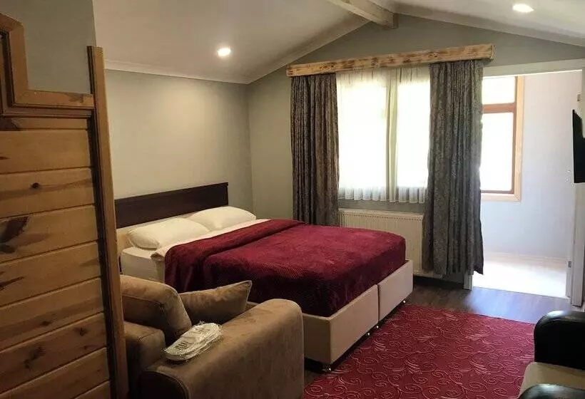 Yedigoller Hotel & Restaurant