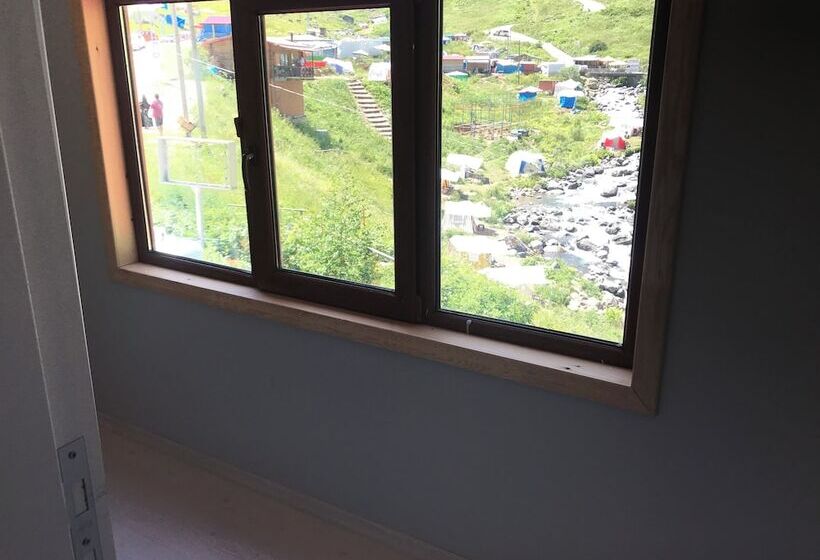 Yedigoller Hotel & Restaurant