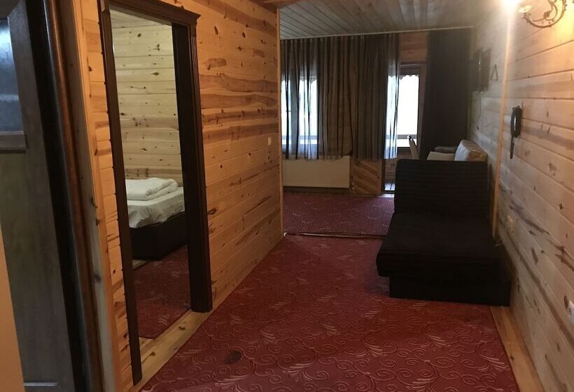 Yedigoller Hotel & Restaurant