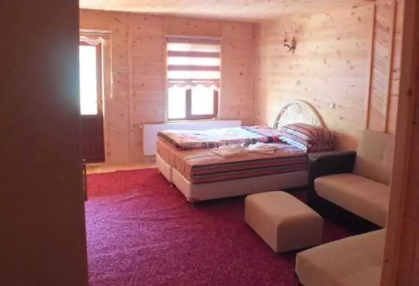 Yedigoller Hotel & Restaurant