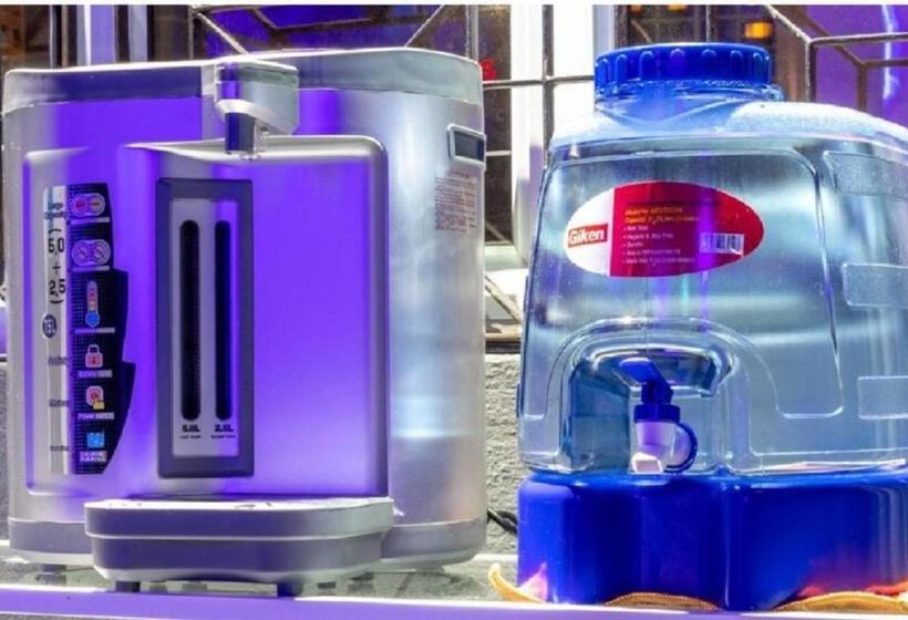 هاستل Met A Space Pod At Arab Street