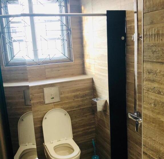 هاستل Met A Space Pod At Arab Street