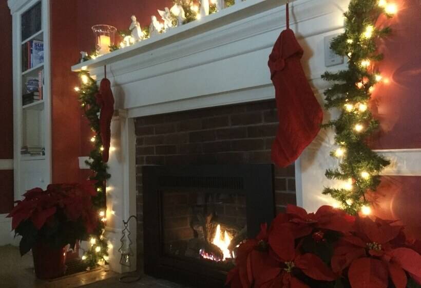 تختخواب و صبحانه Coach Stop Inn