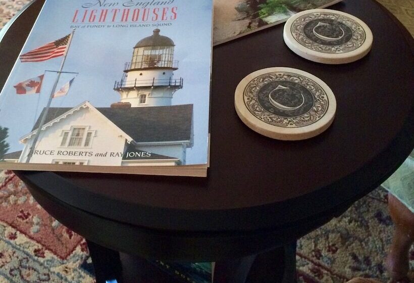 تختخواب و صبحانه Coach Stop Inn