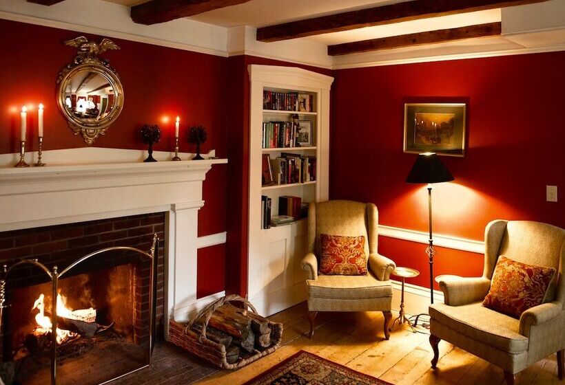 تختخواب و صبحانه Coach Stop Inn