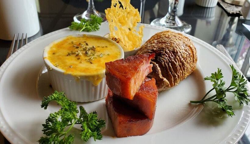 تختخواب و صبحانه Coach Stop Inn