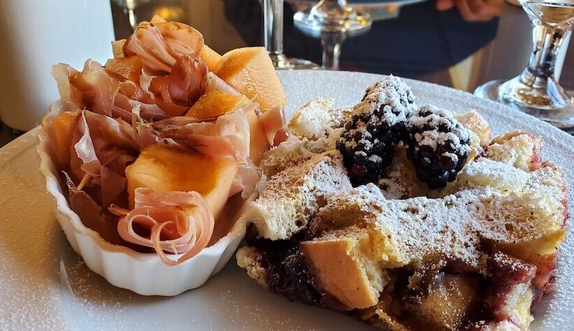 تختخواب و صبحانه Coach Stop Inn