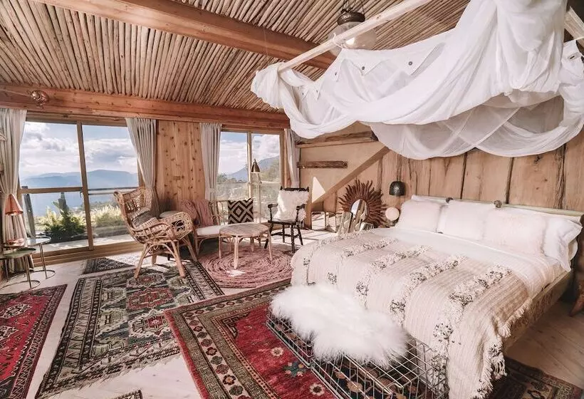 تختخواب و صبحانه Impression Nordic Manor Club