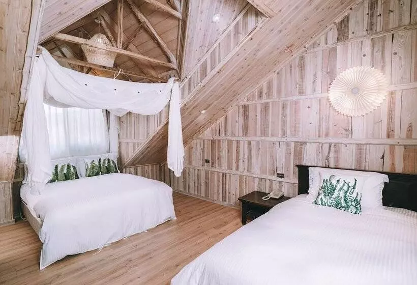 تختخواب و صبحانه Impression Nordic Manor Club