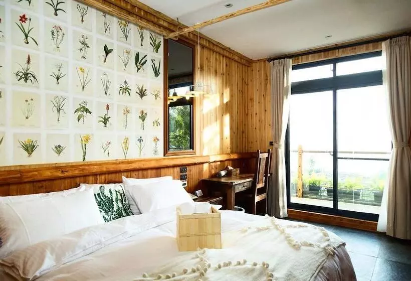 تختخواب و صبحانه Impression Nordic Manor Club