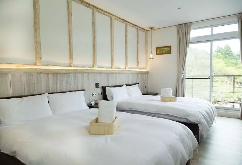 تختخواب و صبحانه Impression Nordic Manor Club