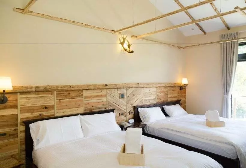 تختخواب و صبحانه Impression Nordic Manor Club