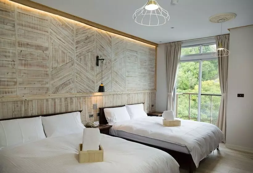تختخواب و صبحانه Impression Nordic Manor Club